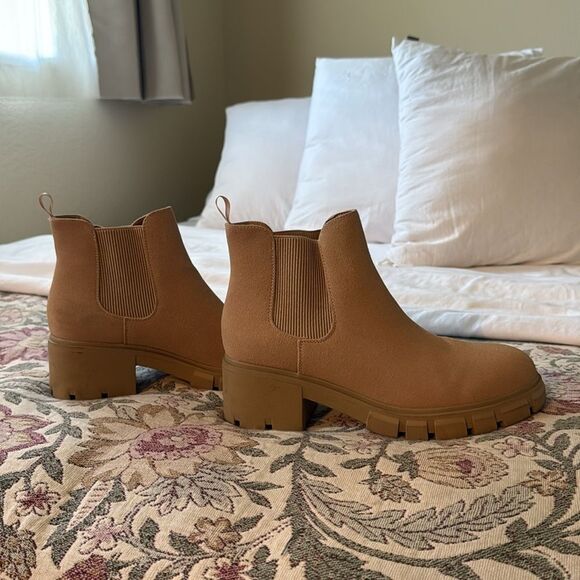 Amazon | Tan Ankle Boots Size 9.5 - Picture 5 of 7